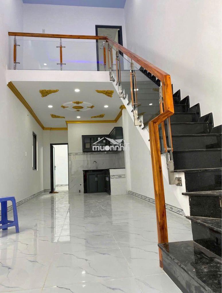Bán rẻ nhà cấp 4 gác lửng + phòng trọ mới sát bên kcn sóng thần, dĩ an