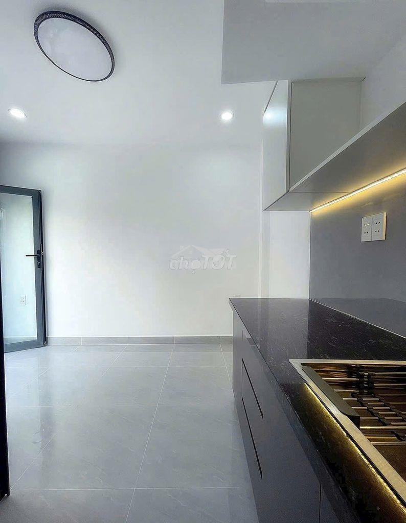 Nhà hẻm âu cơ- lạc long quân 6 x 3,5m trệt 2 lầu đúc 2pn 2wc