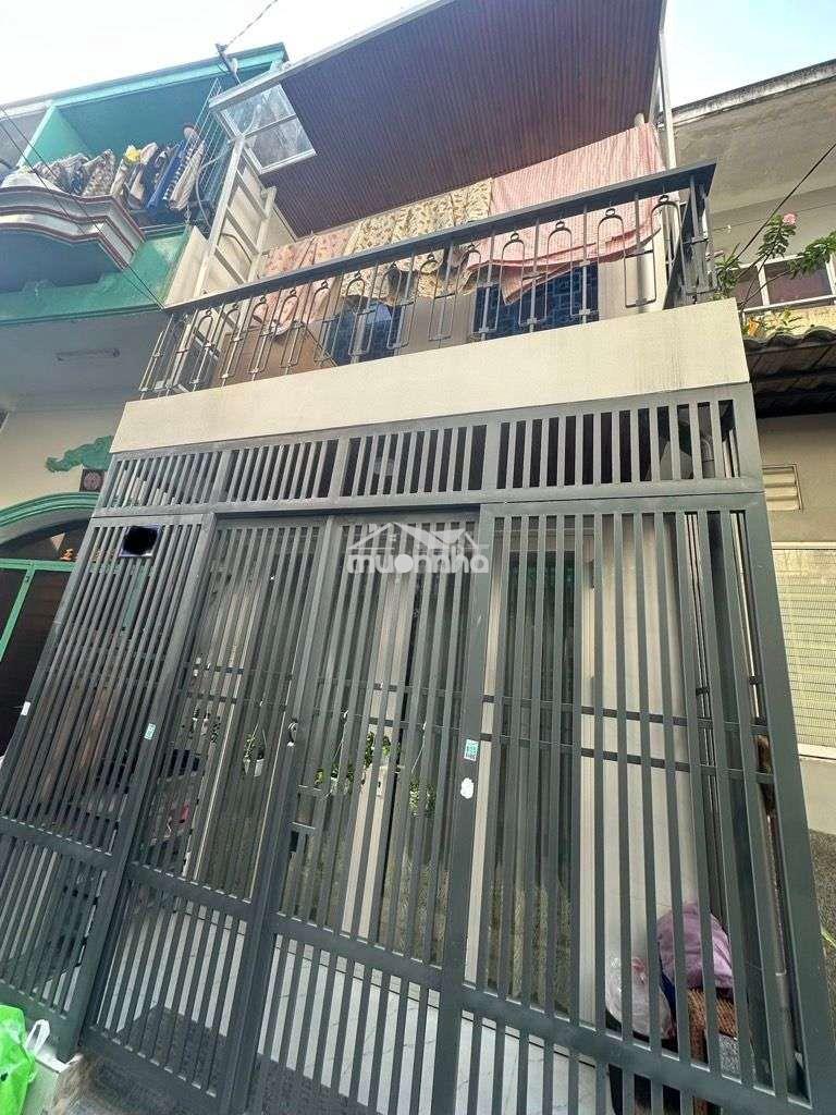 Nhà trần thủ độ,tân phú,2 tầng,30m2,xe hơi đậu cửa,khu vip dân trí