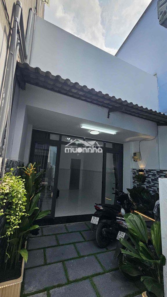 Nhà 68m2 sổ hồng riêng gần trường ngay trung tâm nhà bè