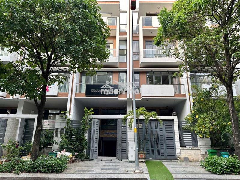 Cho thuê căn hộ hoặc văn phòng vạn phúc, dt 100m2, có ban công 25m2