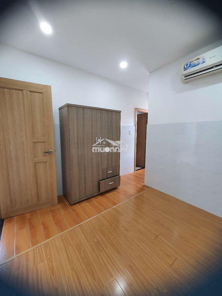 Căn phòng full nội thất cách ngả tư thủ đức 900