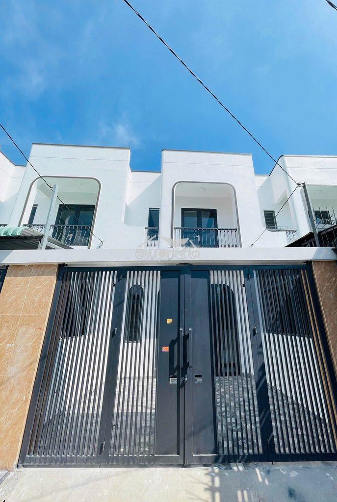  800tr, nhà lầu hoàn công phước tân, ngay cổng 11, 85m2, tặng nội thất