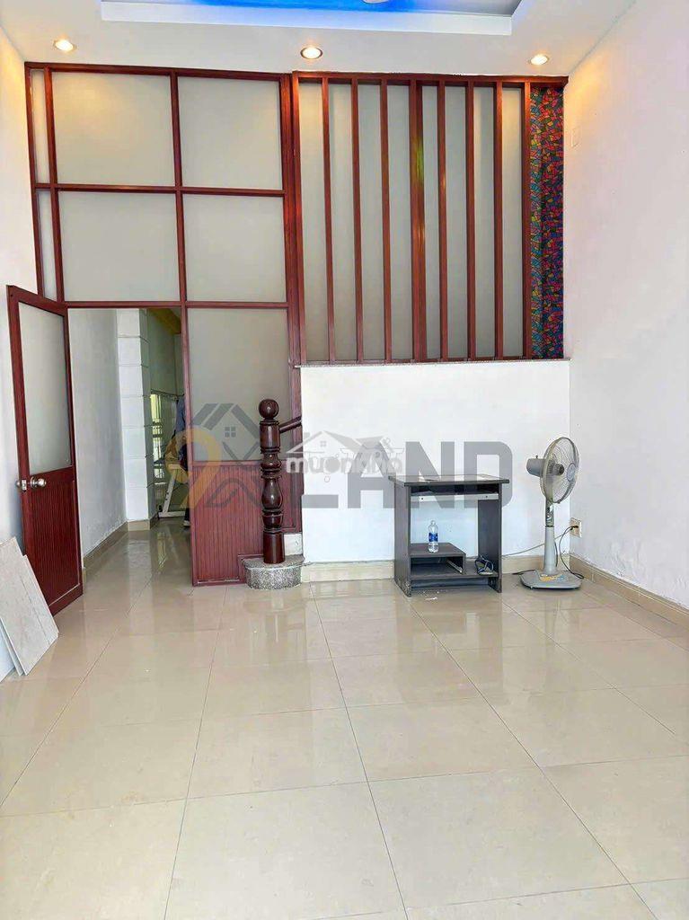 Nhà hxh ngay hoàng diệu 2. sân oto, 1t2l 3pn 3wc. ở gia đình + vp cty