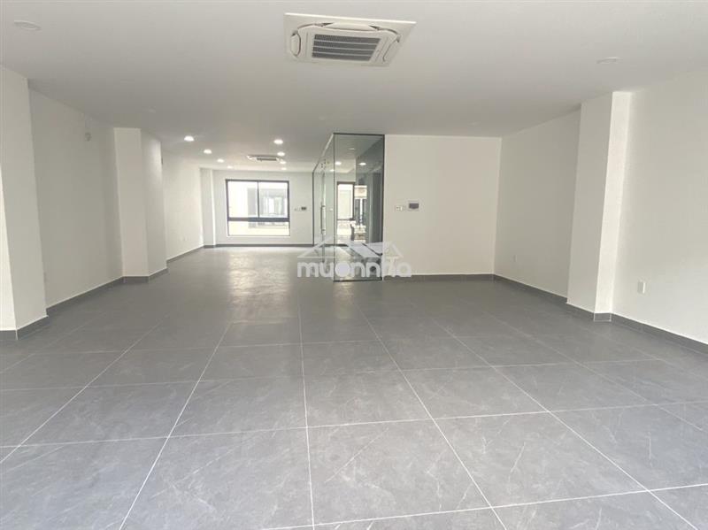 Văn phòng kdt vạn phúc city 7x20m  14tr thang máy, máy lạnh, vách kính