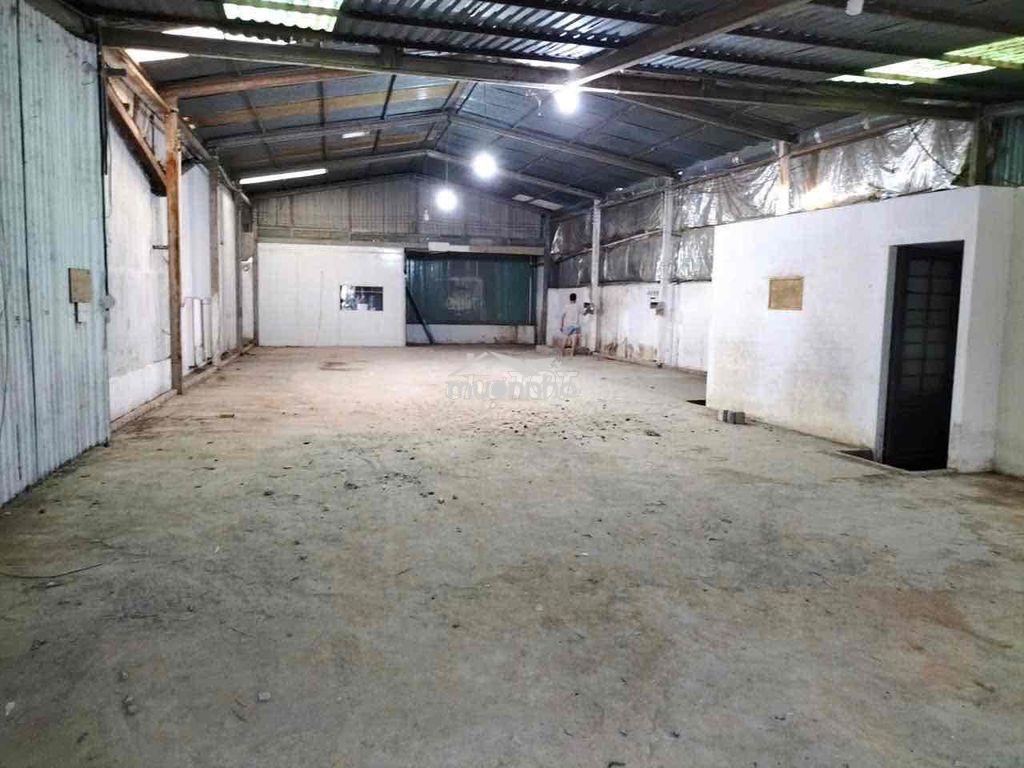 Cho thuê xưởng/kho 300m2 giá 16 triệu, long trường q9 - 4