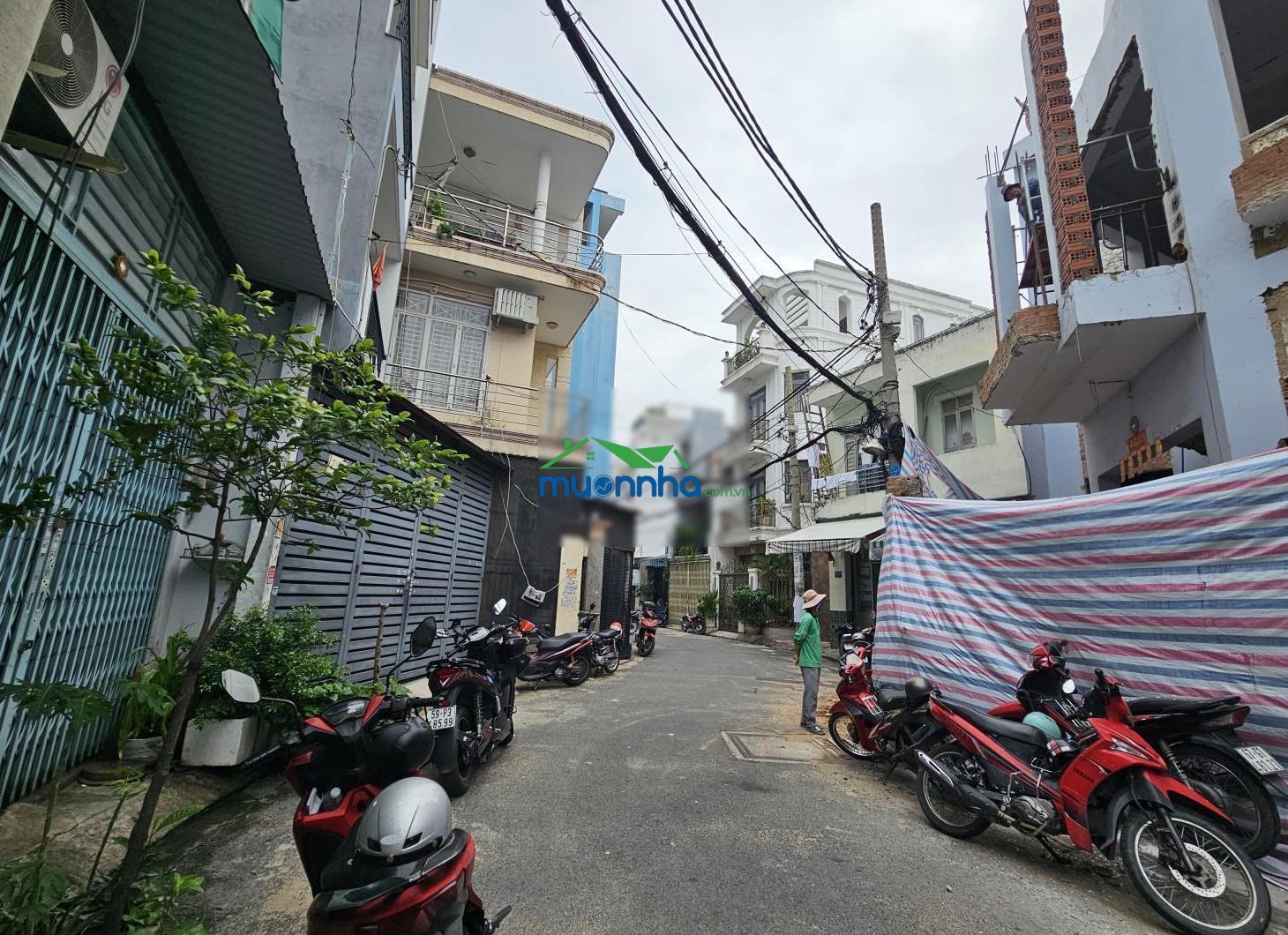 Ngay lạc long quân - âu cơ, 55m2 (3.9 x 14.5m) 3 tầng btct 4 phòng, nở hậu hoàn công đu - chỉ 8.6tỷ