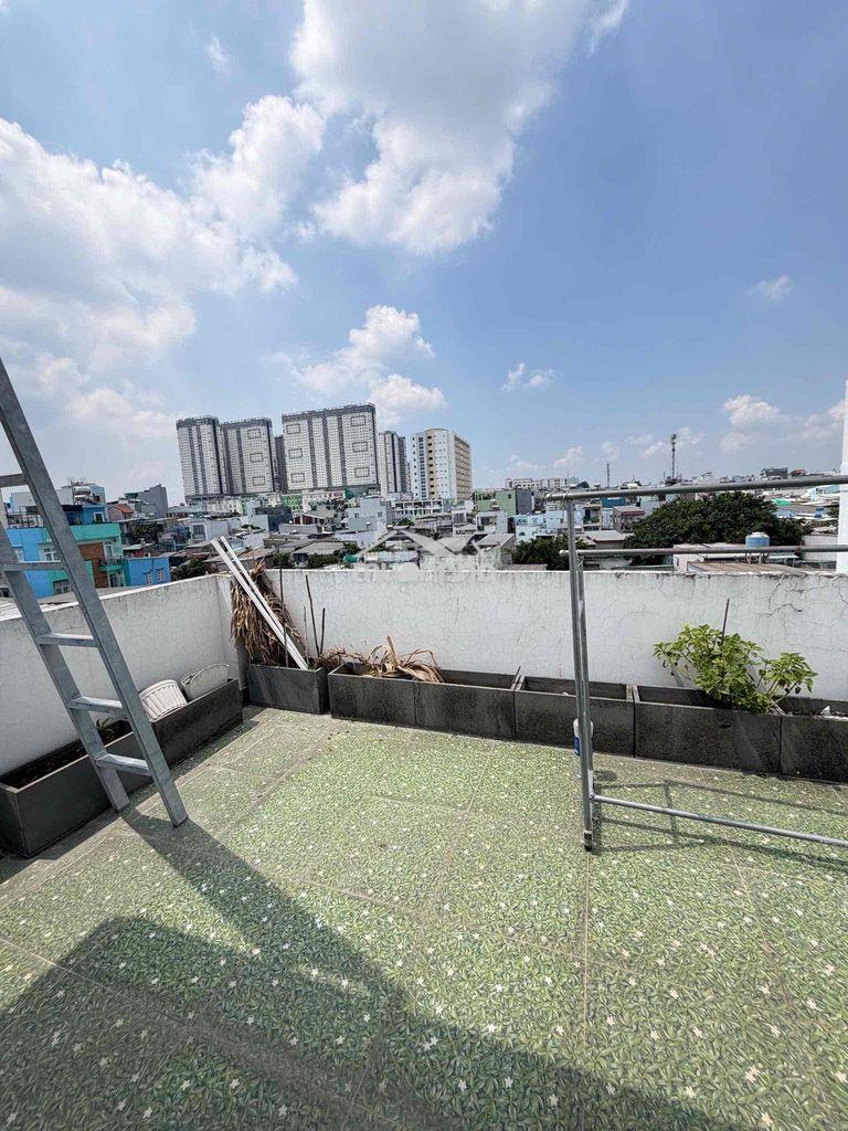 Nhà 4 tầng sát siêu thị eon cao lỗ - 4