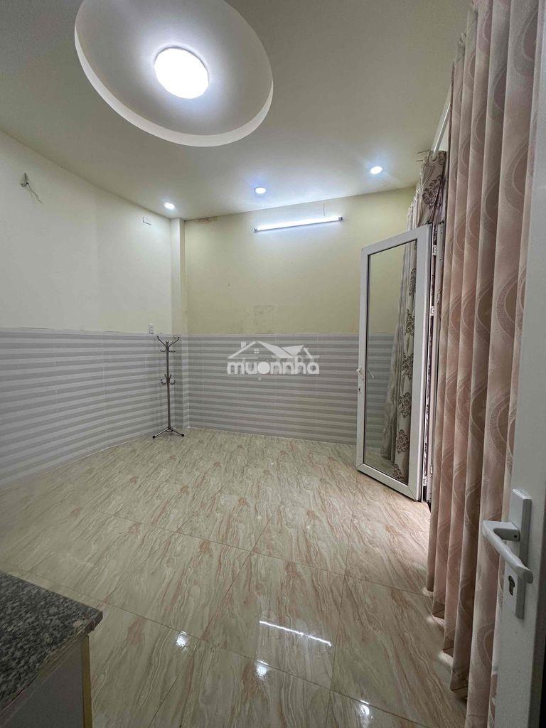 Cho thuê phòng trệt 27 m2 cmt8 quận 10 - 2