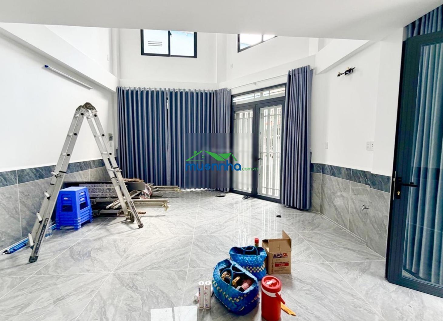 Huỳnh văn bánh phú nhuận - nhà mới xây còn mùi sơn lô góc 2 mặt hẻm - hẻm xe hơi tránh nhau