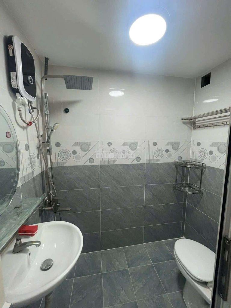 ⭕️⭕️Nhà lầu 2pn 2wc gần trường thcs quang trung♦️đường quang trung p10 gv
