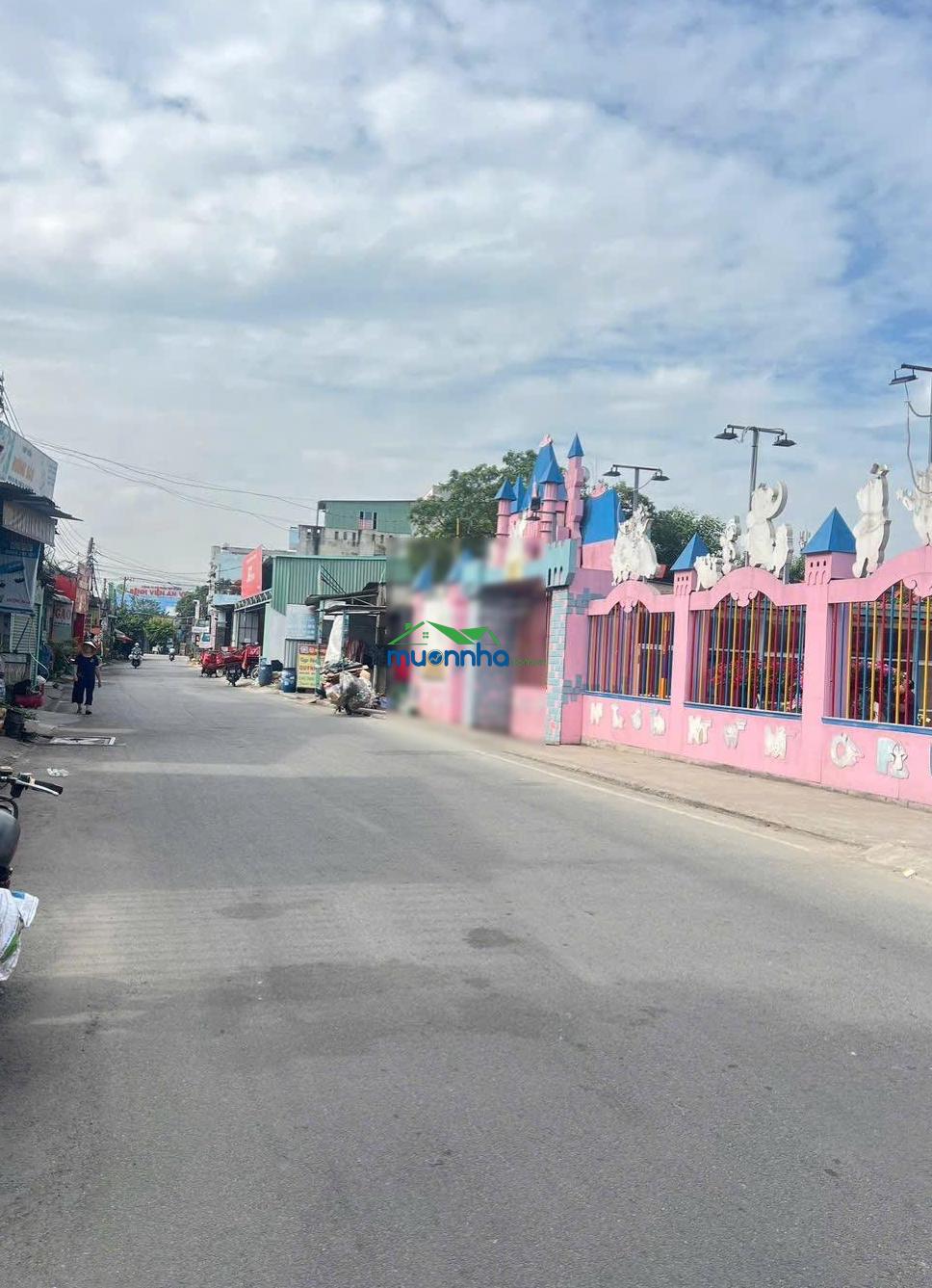 Gia đình tôi cần tiền bán gấp lô đất mặt tiền kinh doanh đẹp tại dĩ an - 4