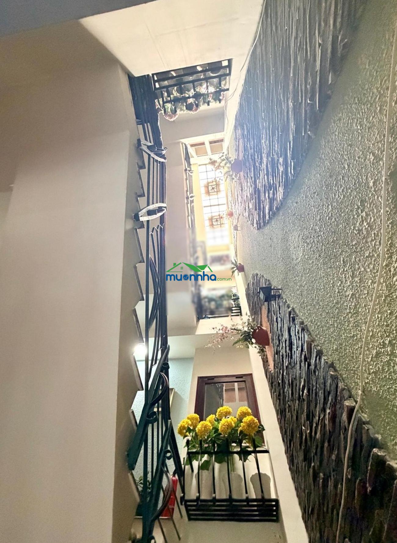 125m2-4 tầng-sân vườn-gara xe hơi-hẻm xe hơi thoáng-sát công viên ,sân bay,bệnh viện 175-chỉ 13,69t