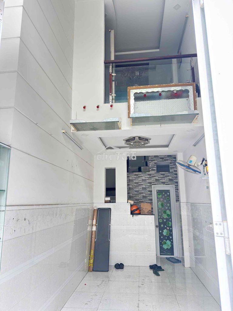 CẦN CHO THUÊ TẦNG 2 RỘNG RÃI GIÁ MỀM KV Q.4 - 2