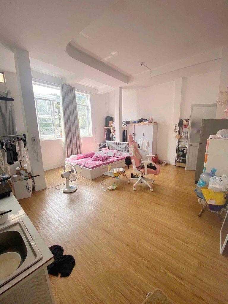 Studio 30m2_cửa sổ_ngay đại học kinh tế_full nội thất