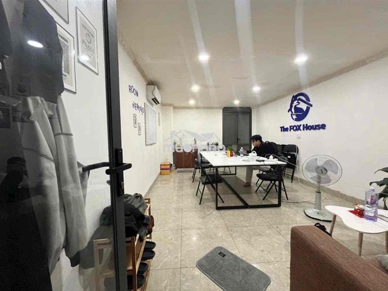 Trống sẵn mặt bằng vp tại mặt tiền tân quy