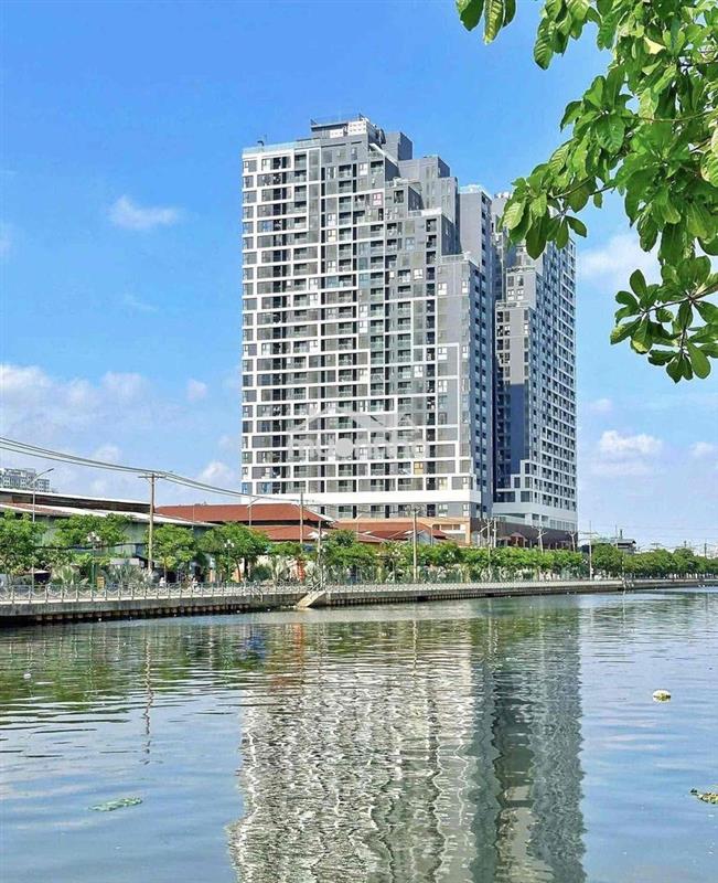 Cho thuê căn d-aqua quận 8 căn góc 2pn giá 13 triệu