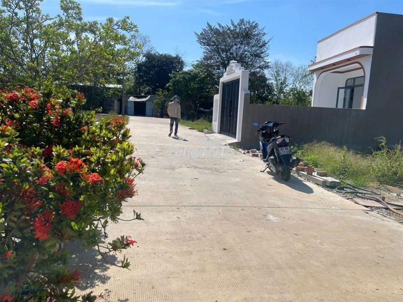 ĐẤT THỔ CƯ TRONG KHU DÂN CƯ ĐƯỜNG BÊ TÔNG, GẦN CHỢ
