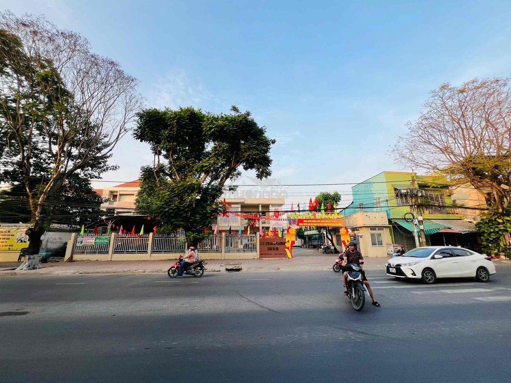 Nhà 1,85 tỷ hẻm đoàn ca múa nhạc mới xây chuyển về quê cần bán nhà 72m - 2