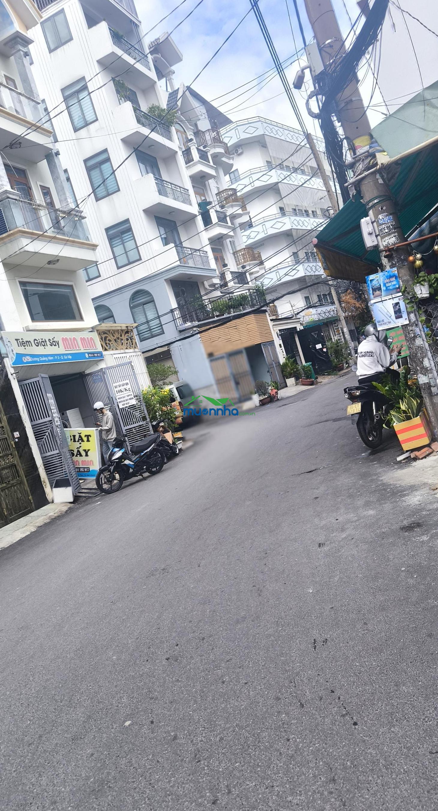 Bán nhà 6 tầng cách mt dương quảng hàm chỉ 10m hẻm xe tải 8m tới nhà vị trí kinh doanh cực tốt