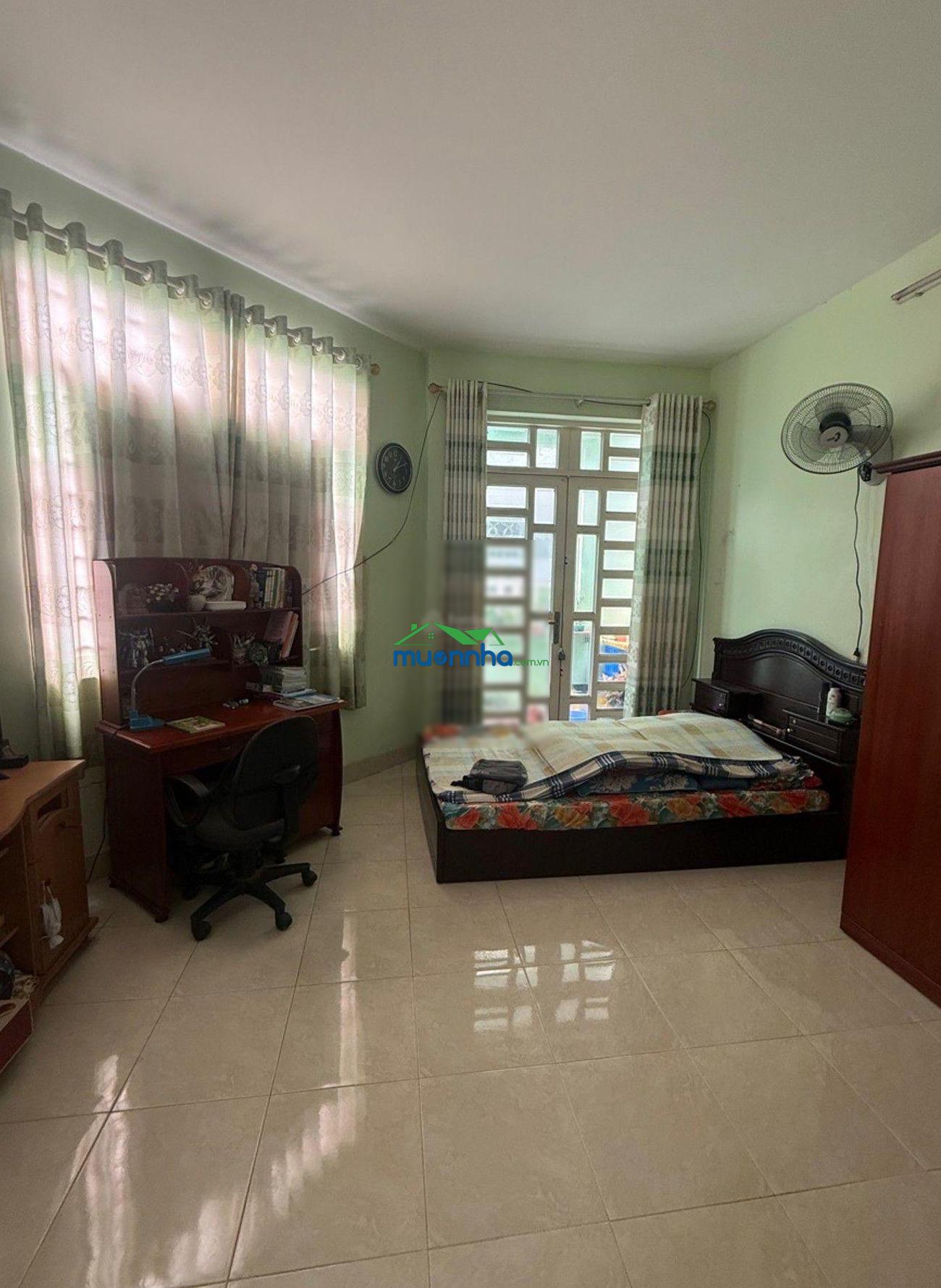 Quận 7, tân hưng, dt 40m2, ngang 5m, 3 tầng btct, 40m ra đường lộ lớn, ngay công an phường, an ninh