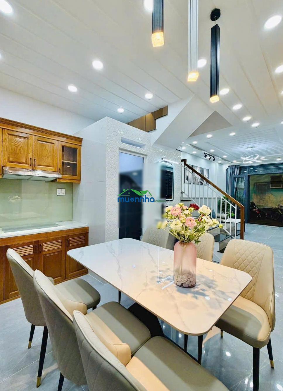 Nhà lê văn thọ gò vấp gần công viên làng hoa 42m2 hxh thông giá 5.6 tỷ