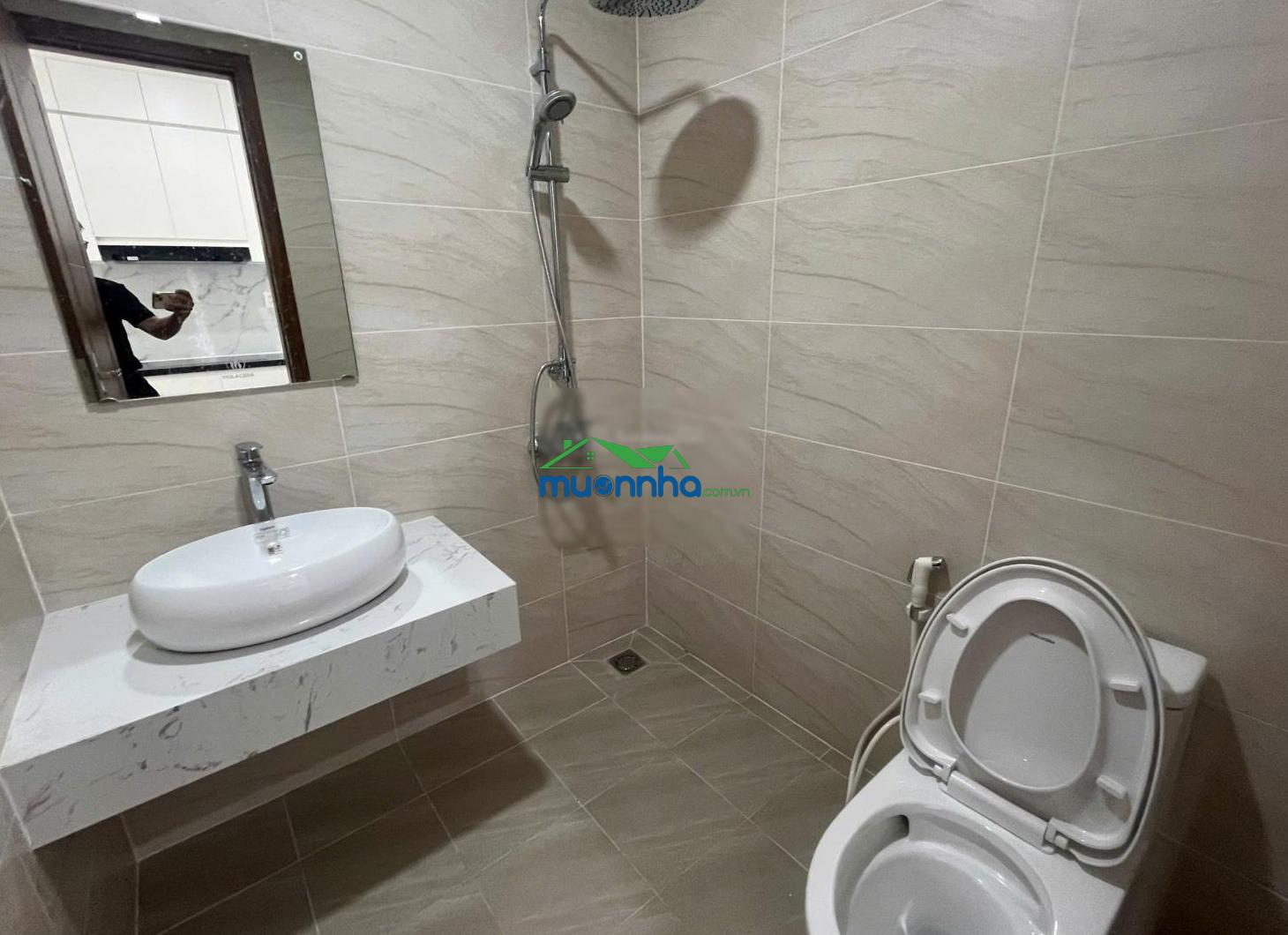 Benhill cho thuê - tầng sân vườn - 2pn1wc - 6tr - nt cơ bản new 100% - ở được ngay