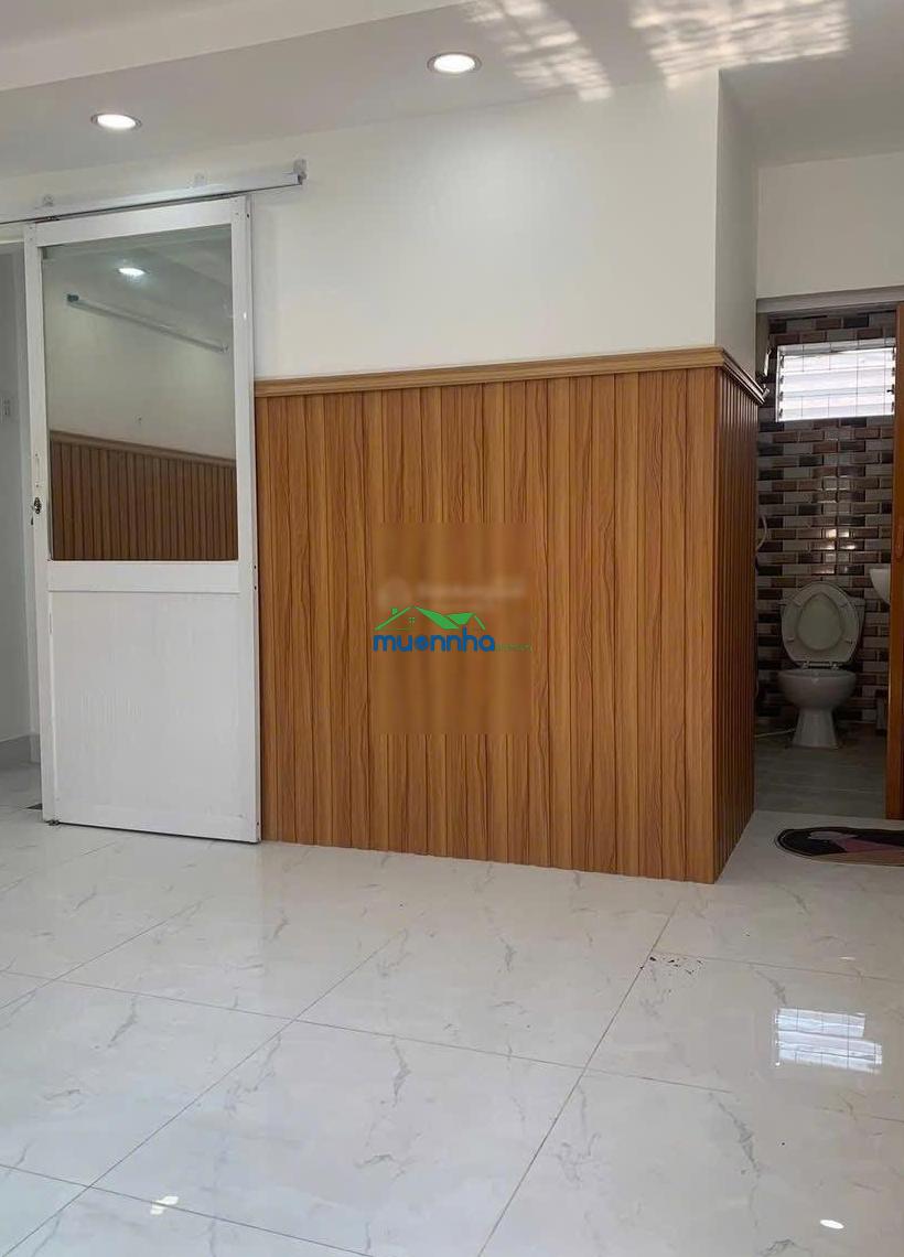 4 tỷ 5 - hẻm xe hơi 4m - cách mt bùi văn ba 30m - nhà 3 tầng - ngang 4m