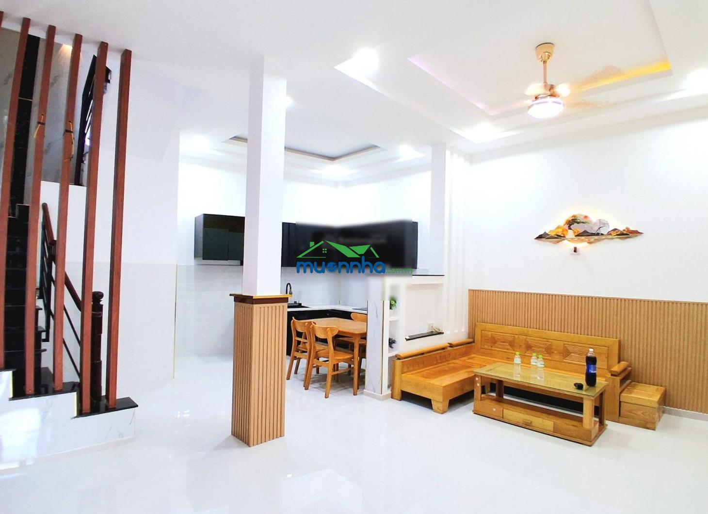 Nhà 3 tầng gần chợ hoa cau phước long b, giá chỉ 4,5 tỷ