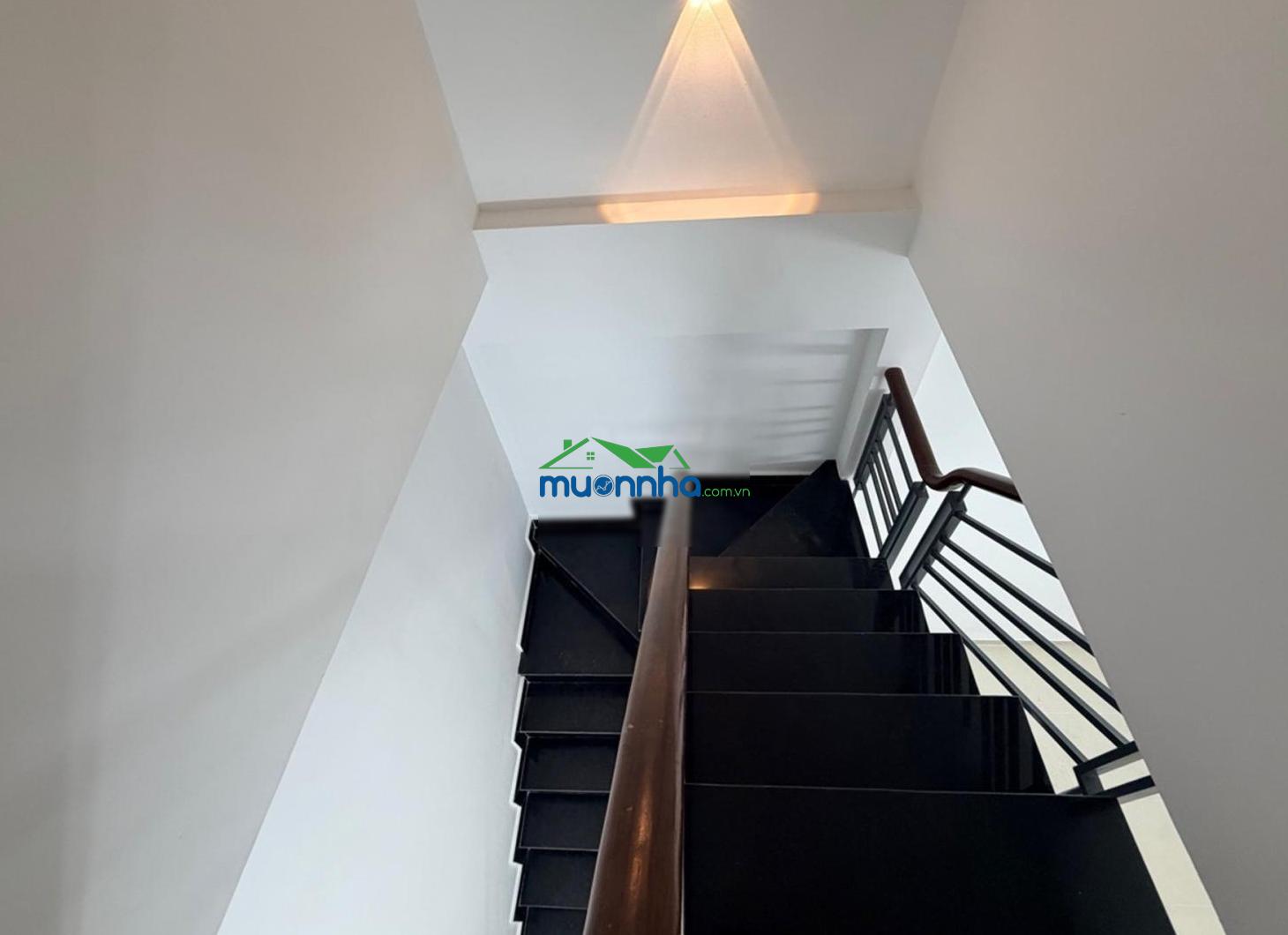 Chỉ nhỉnh 6 tỷ - có nhà xe hơi đỗ cửa - 46 m² - nơ trang long - bình thạnh