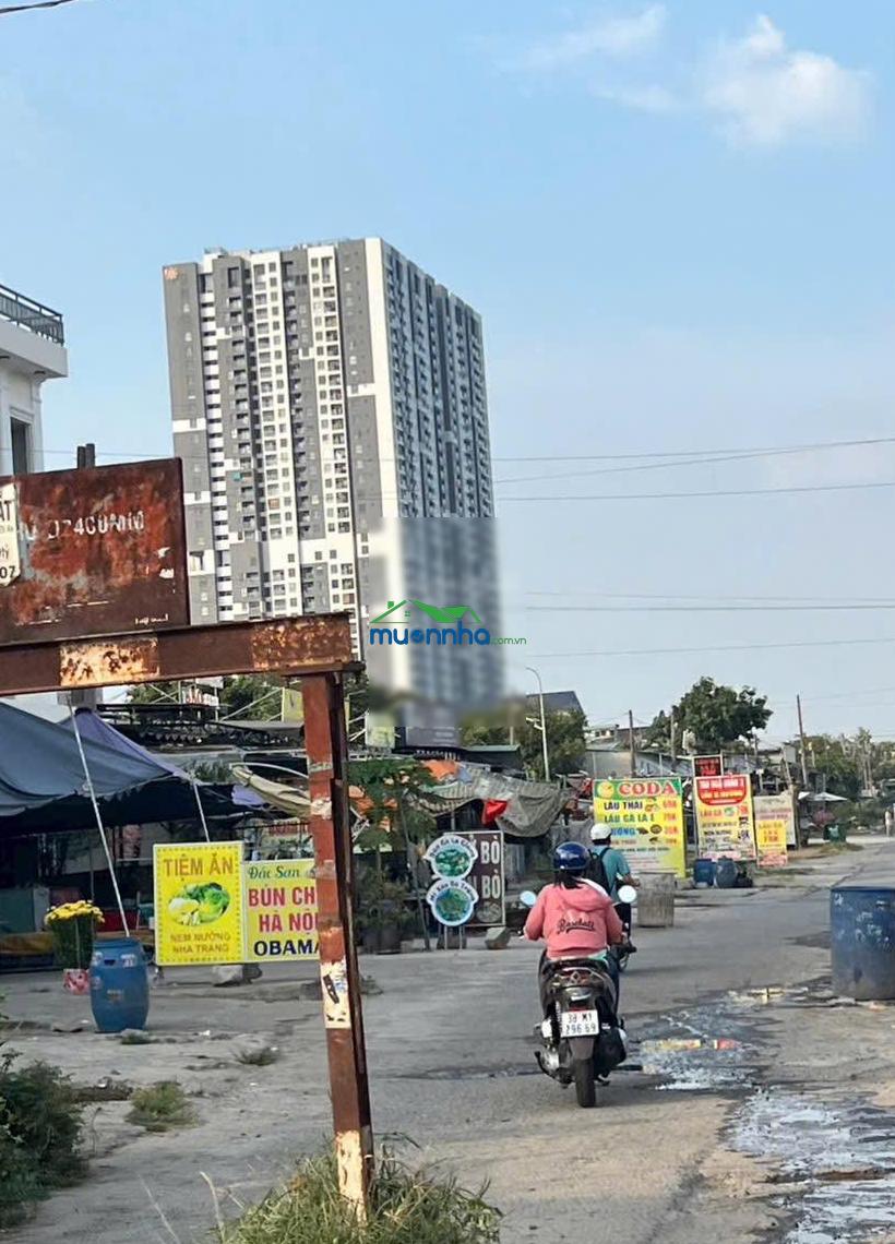 Cho thuê nhà trệt lầu sát làng đại học đường xe hơi, có 4 phòng
