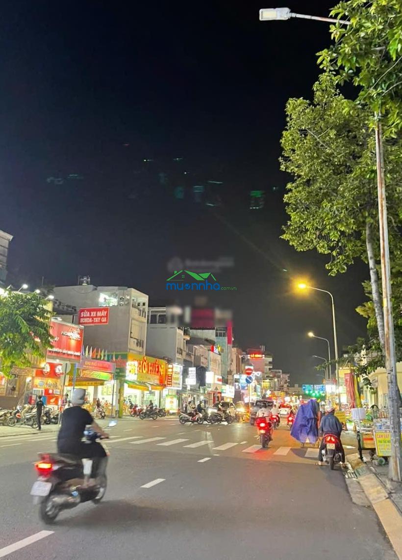 Bán nhà hxh ngay emart phan văn trị p5 (5.5mx17m) giá 12tỷ5 tl