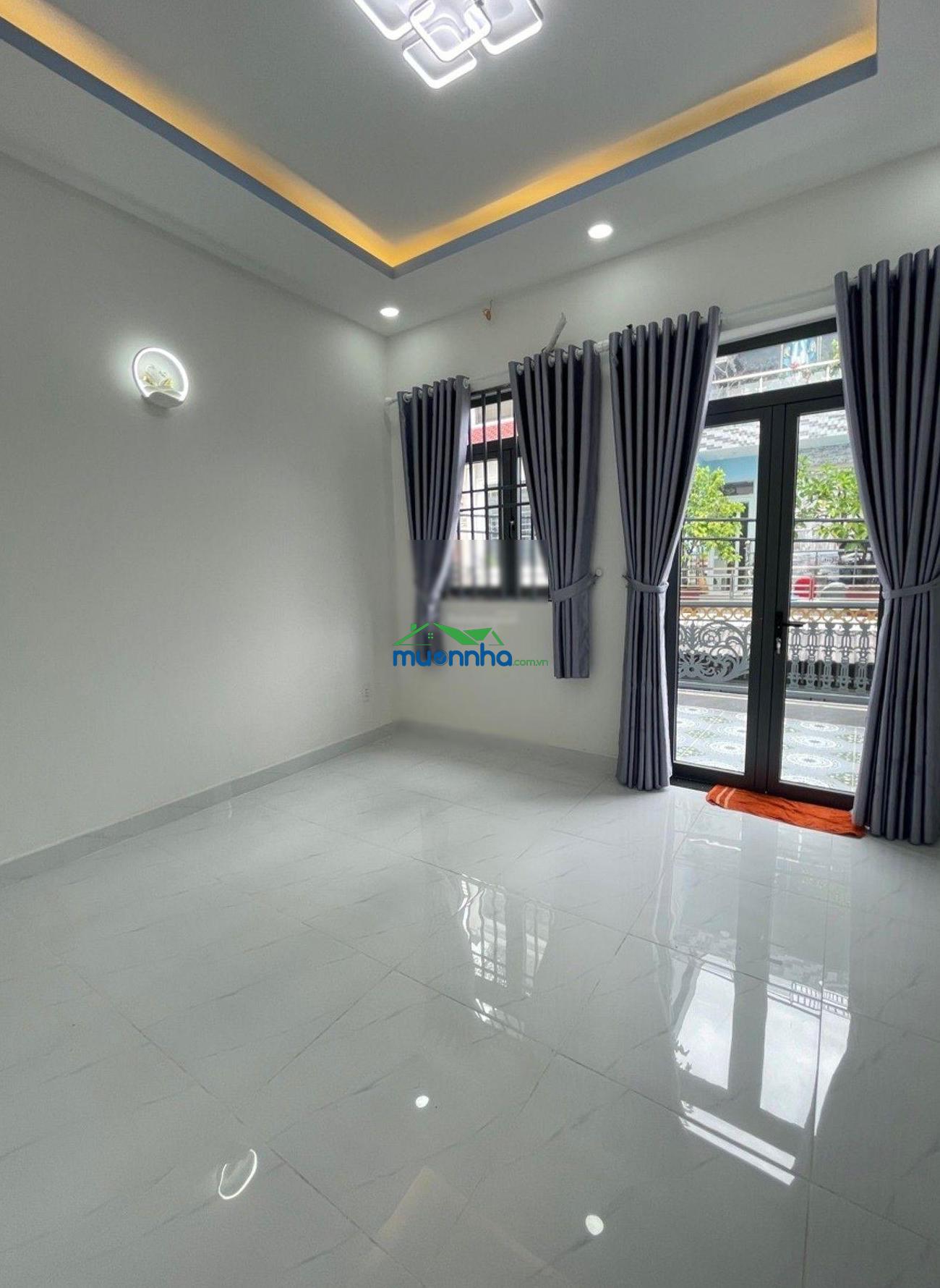 Bán nhà chợ bình long 2tầng,2pn 2wc shr chính chủ đường ôtô