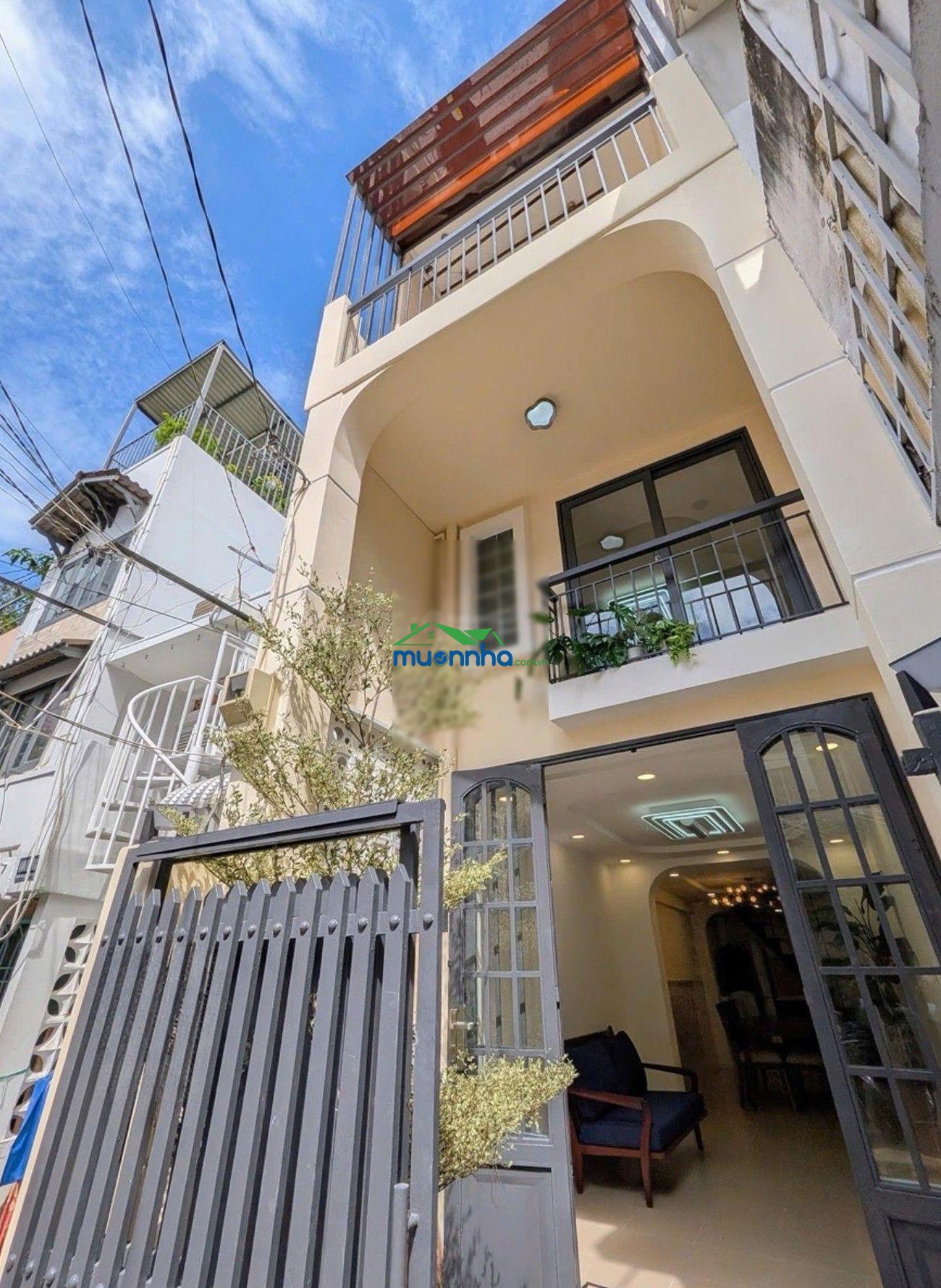 Nhà đẹp hxh thông ngay khu phan xích long sầm uất 39m², 2t, nội thất 5*, giá chỉ 6,25 tỉ còn bớt