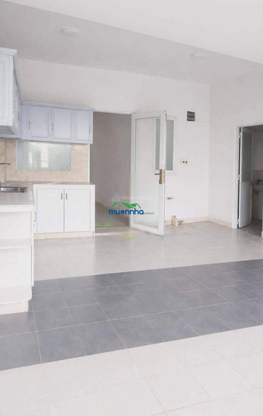 Nhà sân vườn, nguyễn bình, có sân đậu ô tô trong nhà, giá 5,8 tỷ, 2 tầng, 4 pn, 5,8m*21,9m