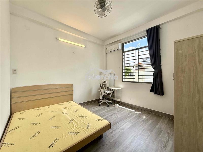 Cho thuê căn hộ cửa sổ full nội thất rộng 20m2 ngay cầu nguyễn văn cừ