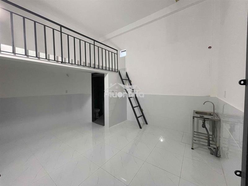 Nhà mới xây cho thuê phòng cuối