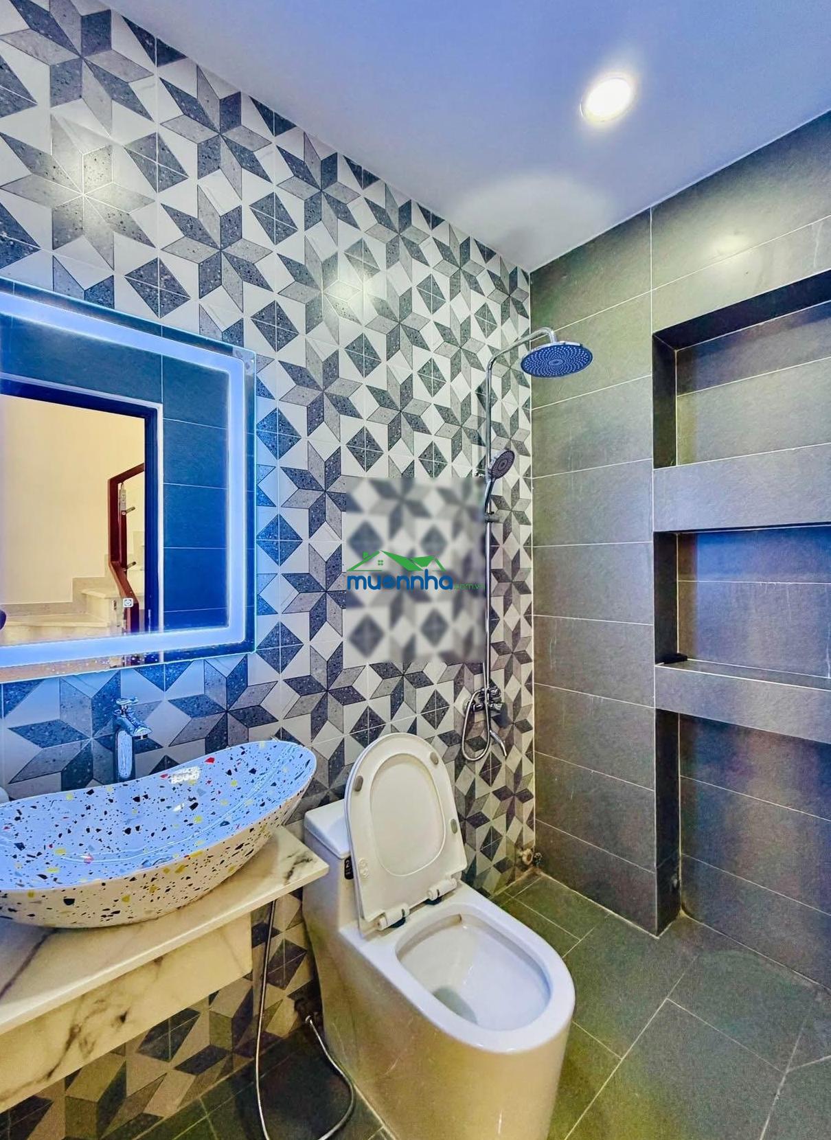 Tôi bán nhà đặng văn ngữ - phú nhuận. 72.2m2 đang cho thuê 20triệu. gần tiểu học đặng văn ngữ - 2