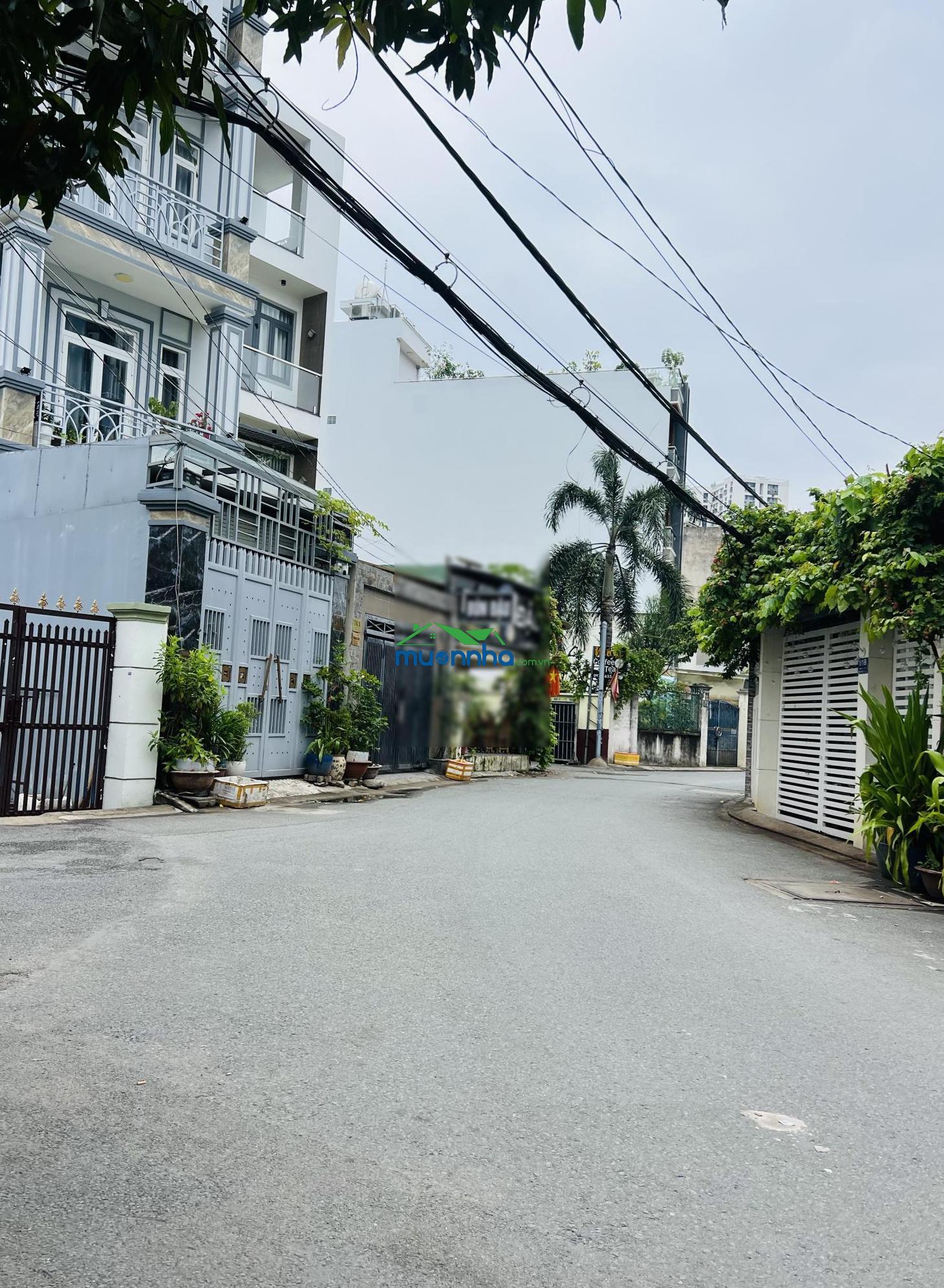 Nhà đẹp cách nguyễn thị định chỉ 100m, đường ô tô chạy, khu dân trí cao, dt 106m giá 10 tỷ nhỉnh
