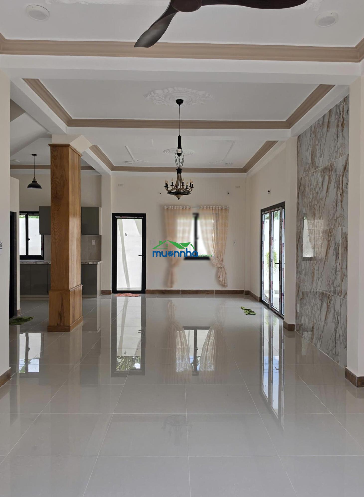 Nhà đẹp 10m x 14m (4pn + 3wc + sân xe hơi) gần trường nguyễn hồng đào