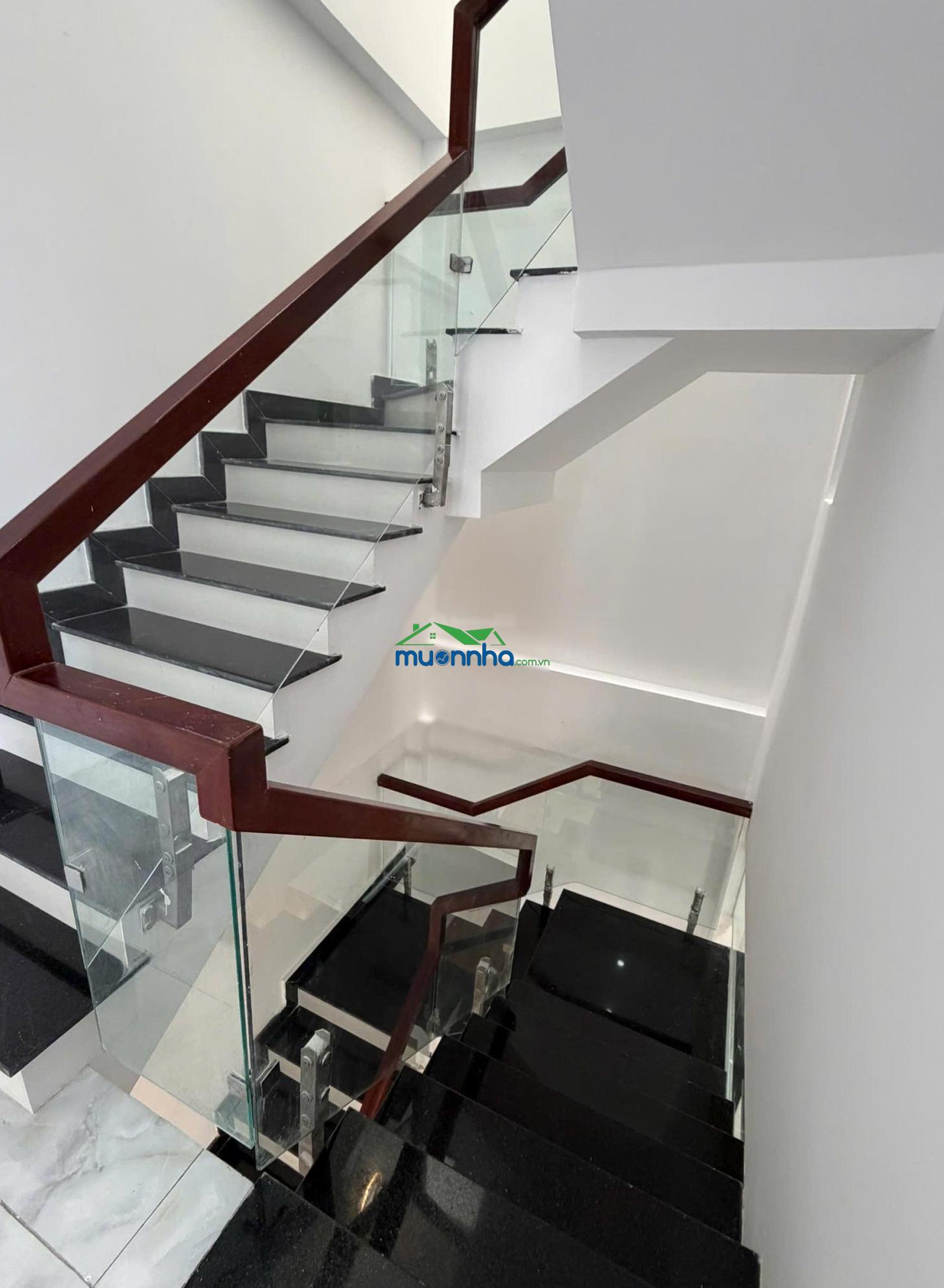 Biệt thự mini khu vip lê văn quới - gần ngã tư 4 xã - ngang 6mx 9m - ko quy hoạch - ô tô ngủ nhà - 2