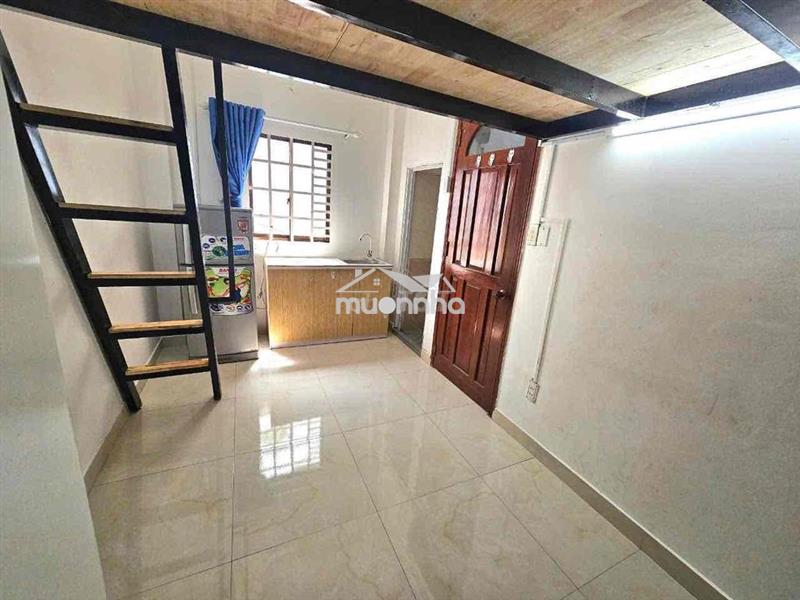 Cho thuê phòng có gác cửa sổ thoáng gần chợ bà chiểu, phan xích long