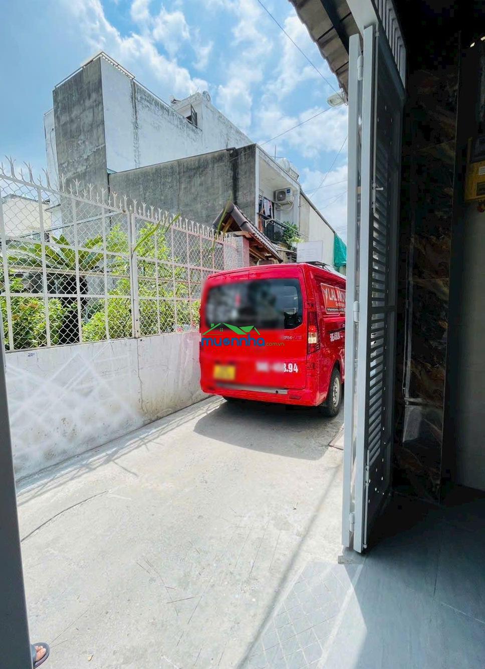 Bán nhà 3 tầng hẻm xe hơi sát mặt tiền đường, có 1pn tầng trệt