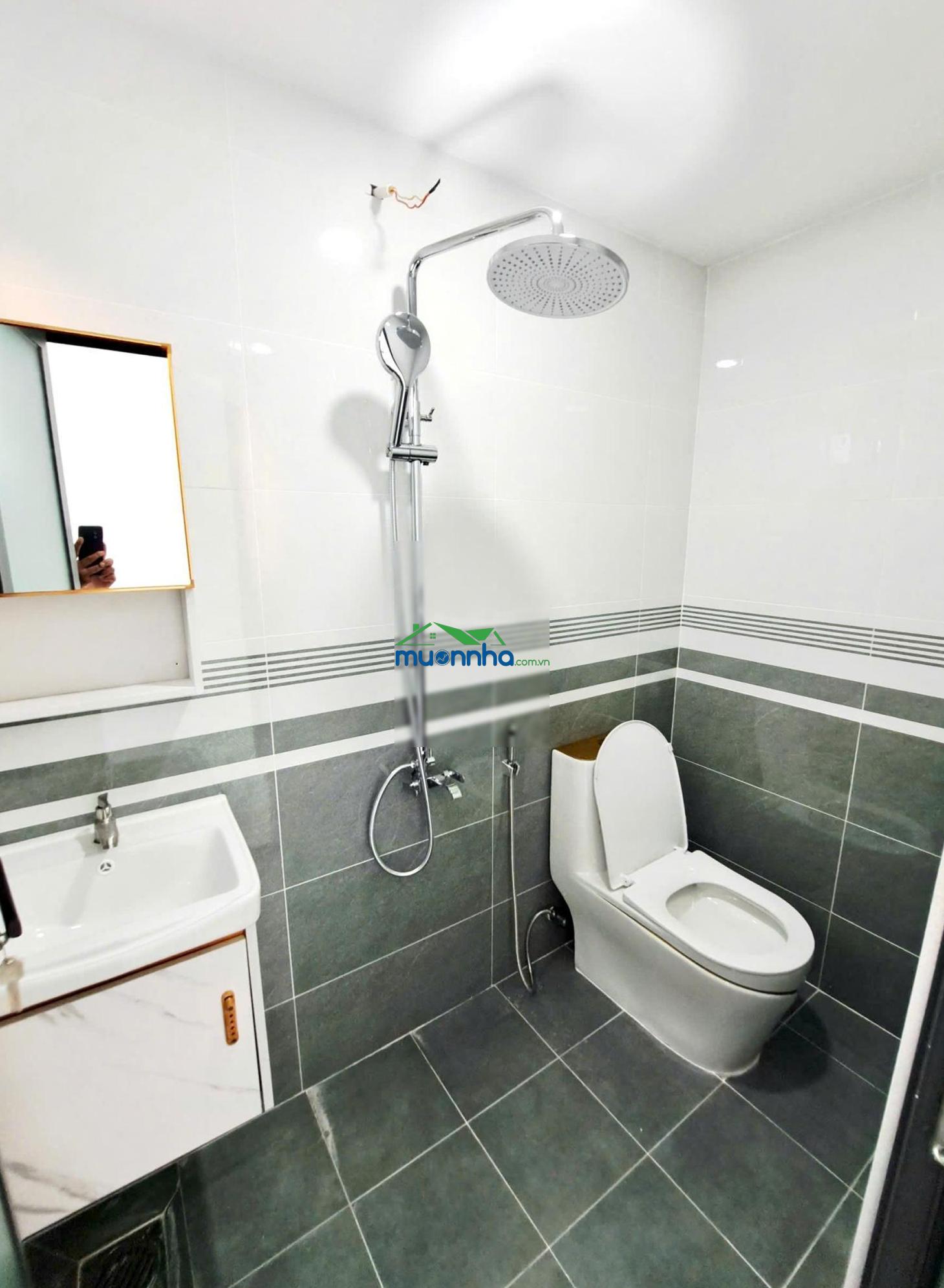 Bán nhà nguyễn ảnh thủ 5.4x18m xây 2 tầng 4 pn, sân trước nhà rộng rãi. giá 5.65 tỷ tl - 2