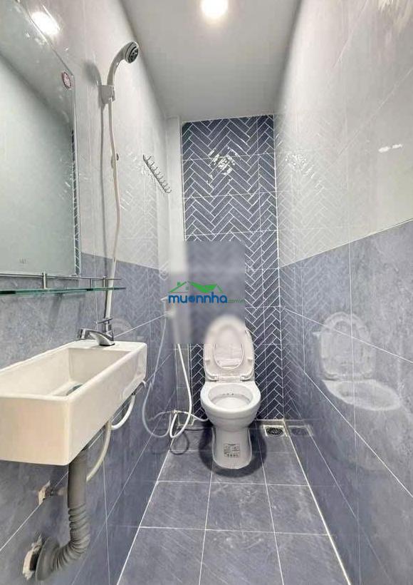 Nhà đẹp 1 lầu đường lê văn lương quận 7
