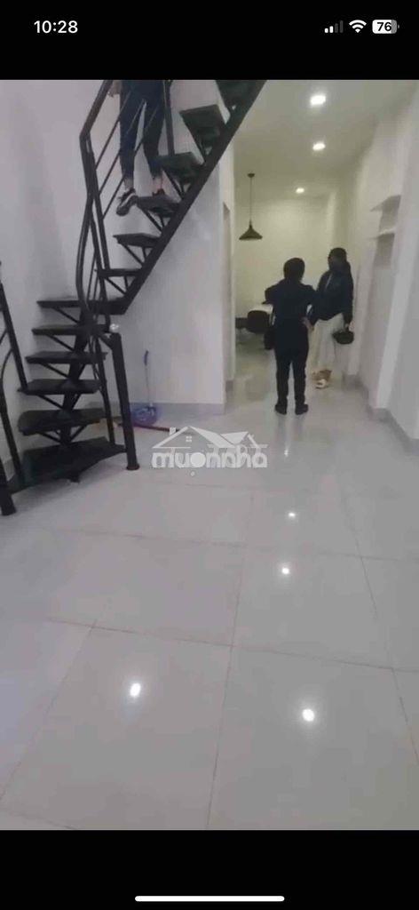 Cho thuê nhà 3 phòng ngủ 2wc. nguyễn đình chiểu p5, quận 3