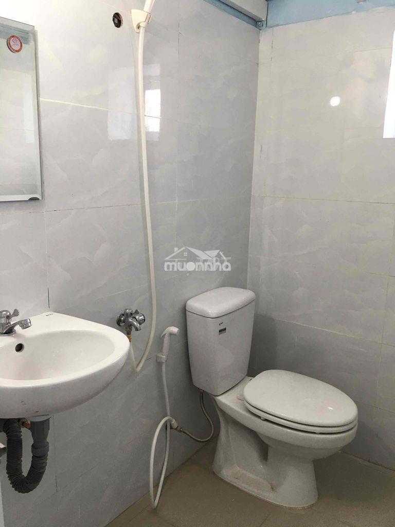 Phòng trọ có gác, có thang máy trần não ngay khu cc bộ công an - 3
