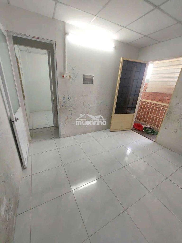 Nhà nguyên căn, 1 lầu, 2pn, 2wc. giá 4tr - 4