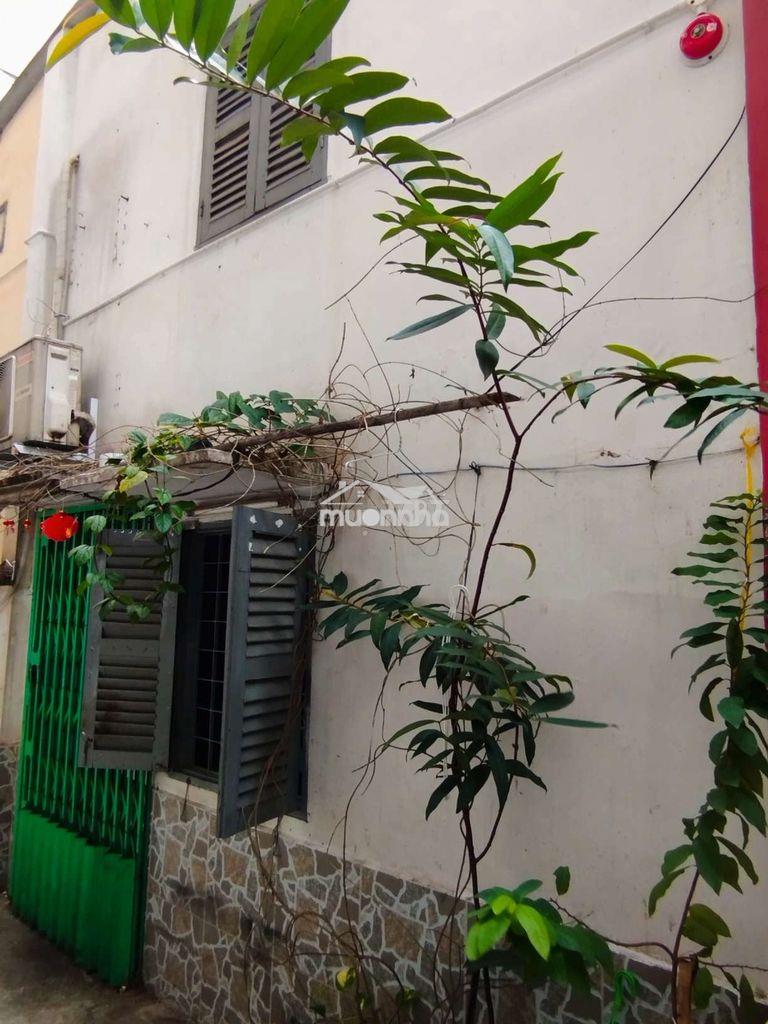 Nhà cho thuê, có gác, máy lạnh, gần chợ, trường, bệnh viện, cầu chữ y