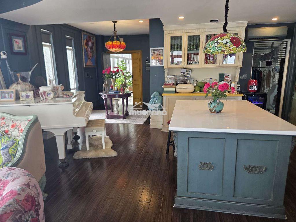 Bán căn hộ góc 3 mặt view sông,179m2 + 36m2 hành lag riêng, 2 chổ oto - 4